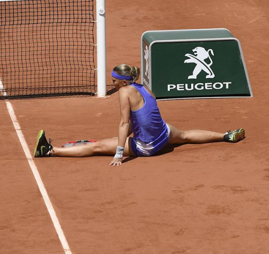 French Open Rolang Garros RG Partners Sponsors Brand Associations Logos On Field Advertising Marketing Peaugot Cars