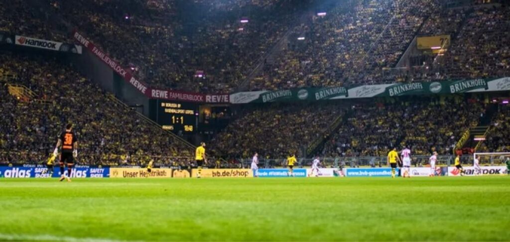 Borussia Dortmund announce long-term extension with Signal Iduna