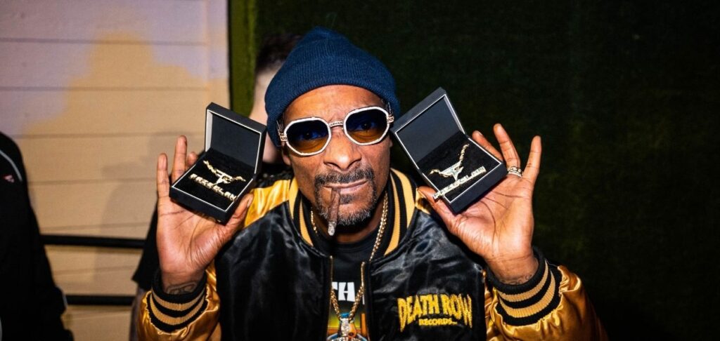 Snoop Dogg joins FaZe Clan