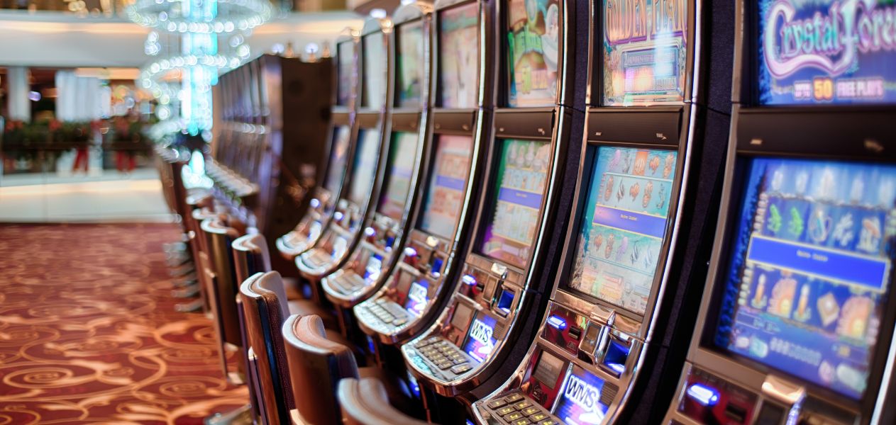 Slots vs Live Casino: Why Choose one over the other?